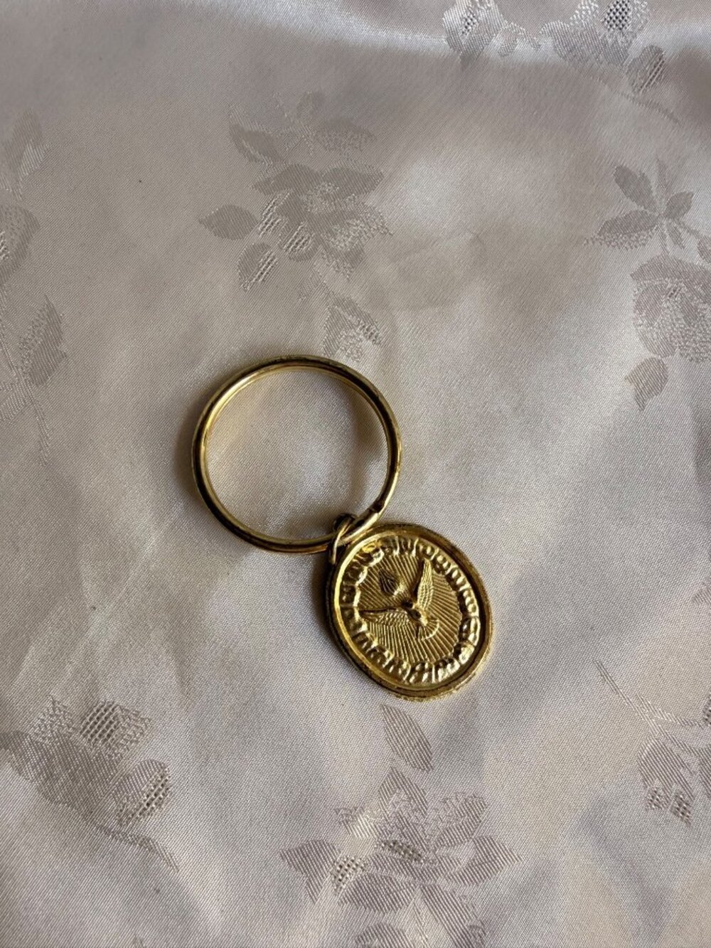 Vintage Gold-Tone Keychain w/ 2-Sided Charm - Dreamcatcher & Bird (dove) Design